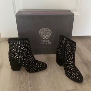 Vince Camuto black studied suede booties VC-Drista size 6
